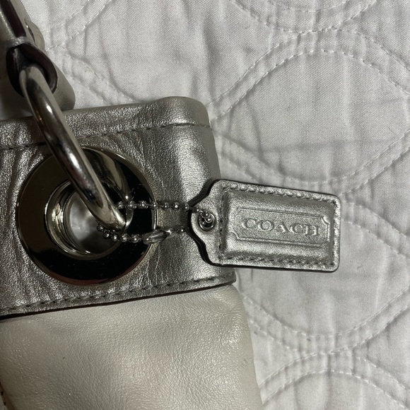 Coach Ashley Signature Hippie Shoulder Bag - Picture 4 of 7